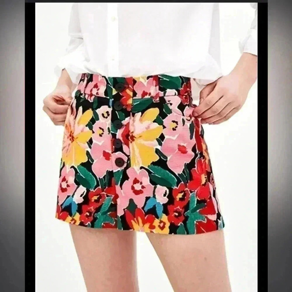 Zara trf  collection women’s Floral high waisted shorts size M - Picture 1 of 4